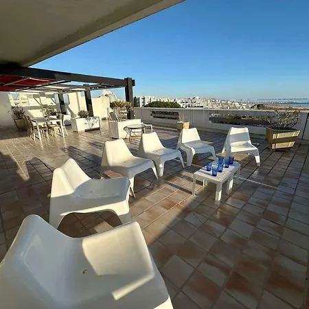 Apartment Superbe 3 Pieces Avec Terrasse Pres De La Et Commerces, Parking Inclus - Fr-1-328-233 *