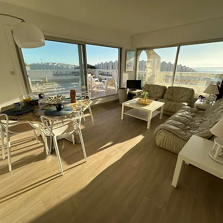 Superbe 3 Pièces Avec Terrasse Près De La Et Commerces, Parking Inclus - Fr-1-328-233 *